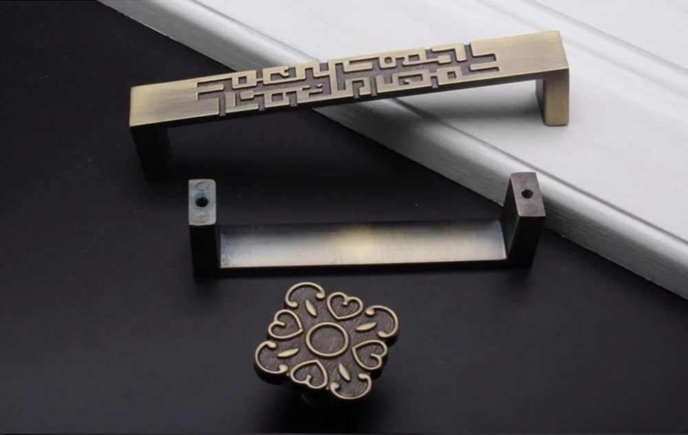 2 個中国風の引き出し引き出しプルハンドルブロンズユニークな - Unique Furniture Hardware Pulls のレビューと価格
